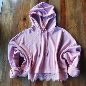 Cropped pink sweatshirt